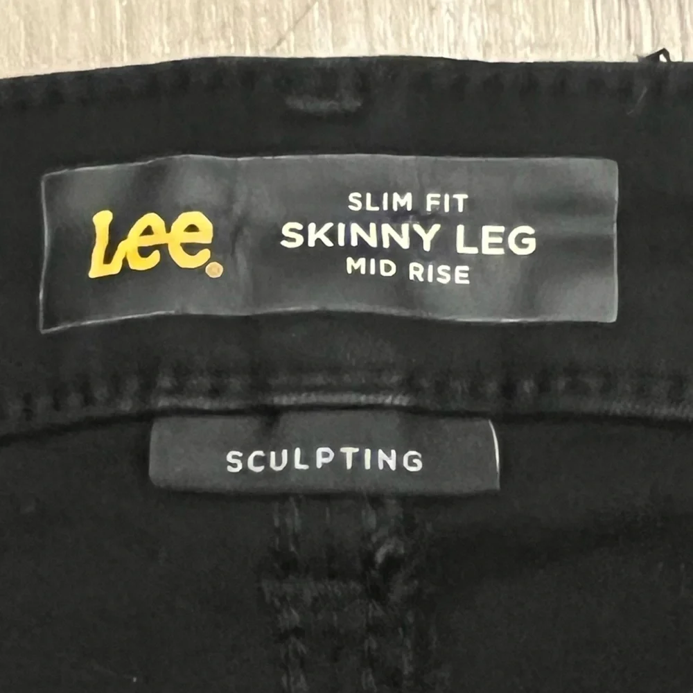 Lee Sculpting Slim Fit Skinny Leg Black Denim Jeans 16 Mid Rise - Picture 5 of 14
